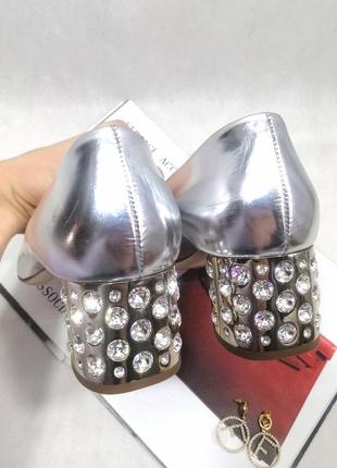 Кожаные серебряные туфли miu miu оригинал камни кристаллы стразы8 фото