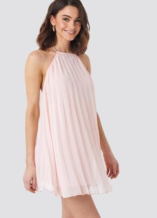 Воздушное розовое платье na-kd размер м