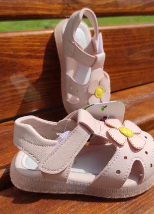 Босоніжки для дівчаток