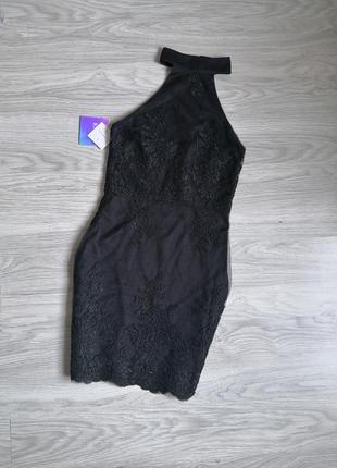 Шикарное чёрное платье с дорогой вышивкой кружевом1 фото