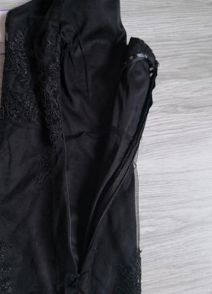 Шикарное чёрное платье с дорогой вышивкой кружевом6 фото