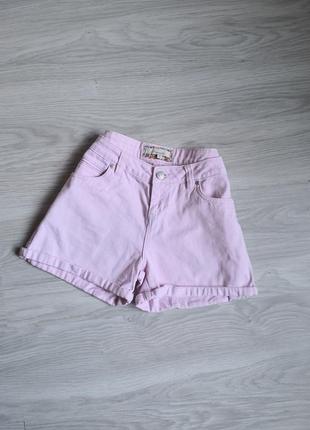 Плотные розовые шорты с отворотами