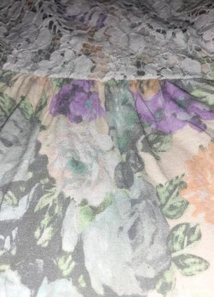 Нежное летнее платье, в цветочный принт, кружевной верх7 фото