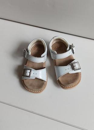 Шкіряні босоніжки clarks р. 21