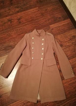 Стильное демисезонное пальто