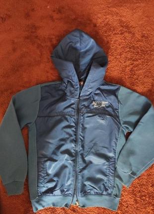 Спортивная кофта тепленькая