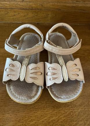 Босоножки для девочки2 фото