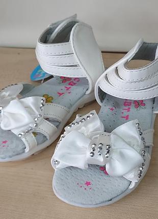 Нарядні босоніжки