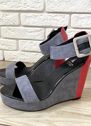 Босоножки на танкетке 37