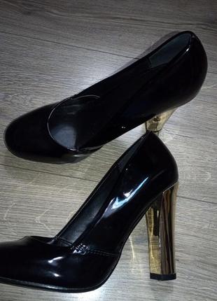 Туфлі нові лак centro розмір 37 стелька 23.5см