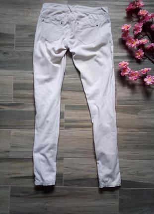 Белые брюки р. м2 фото