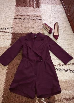 Жіночий комбінезон