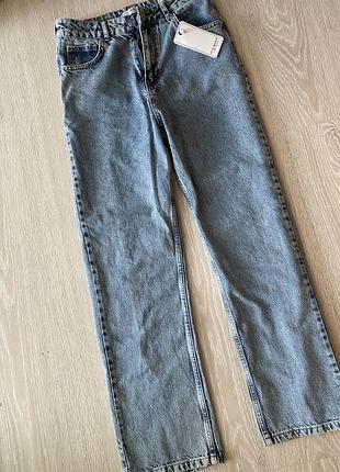 Джинсы актуального кроя