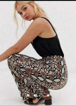 Брюки палаццо кюлоты змеиный принт от asos