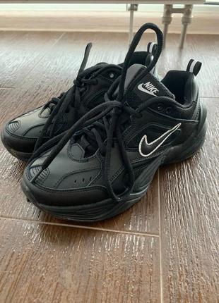 Женские черные кроссовки nike2 фото