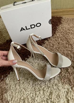 Белые босоножки aldo новые4 фото