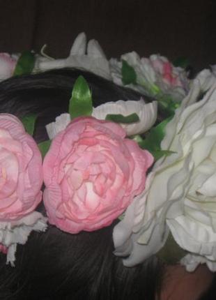 Венок из  нежных цветов для фотосессии. крупные цветы. бело-розовые.3 фото