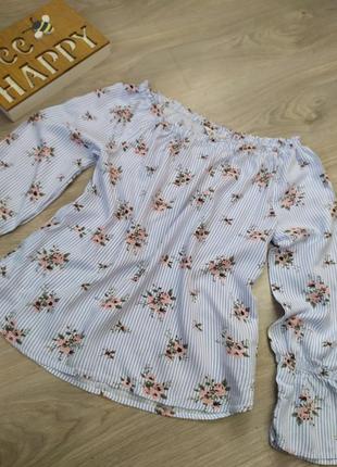 Ніжна блузка в квітковий принт h&m.