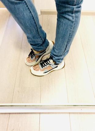 Прозорі кросівки від zara