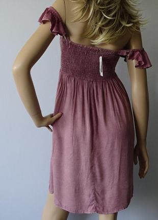 Коротке плаття з відкритими плечима і ліфом на резинці l8 фото