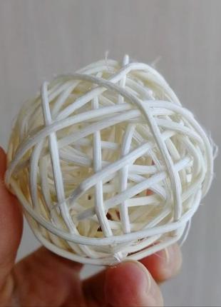 Шарики ротанговые для декора. ротанг