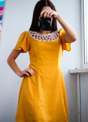 Ніжне сонячне сукню miss selfridge