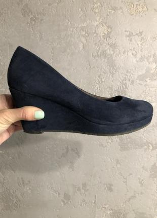 Замшевые туфли tamaris