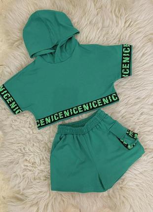 Костюм на дівчинку