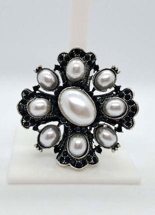 💎⚜️ хіт!! шикарна жіноча брошка "орден краси" з перлами і темними кристалами брошка8 фото