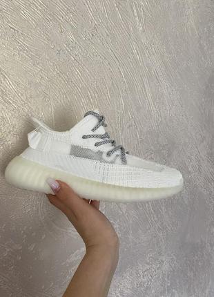 Кроссовки yeezy boost1 фото