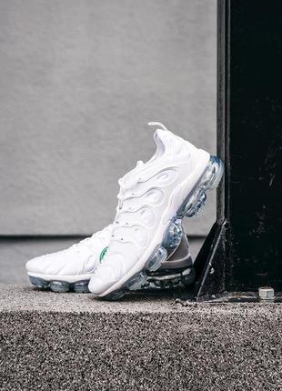 Женские кроссовки nike vapormax plus tn white