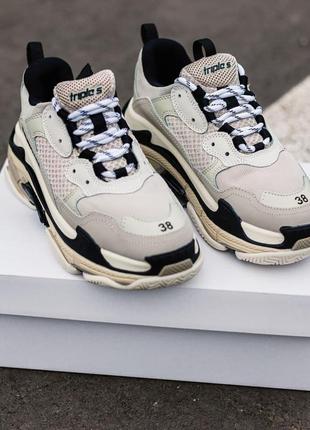 Кросівки жіночі в стилі balenciaga triple s beige
