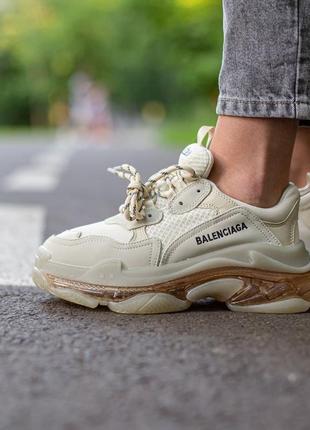 Кросівки жіночі в стилі balenciaga triple s