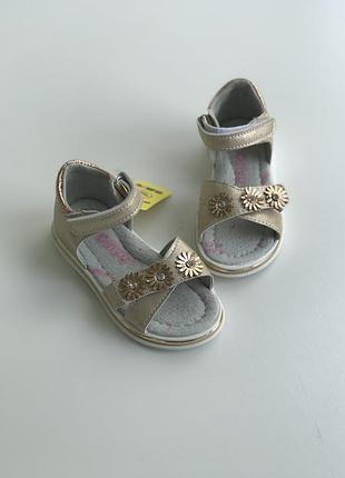 Босоножки для девочки