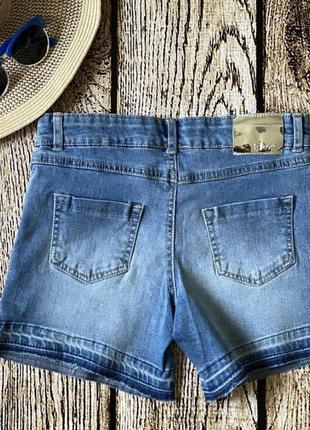 Стильные шорты навыворот италия idexe