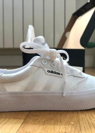 Белые kids adidas 3mc, белые кроссовки, адидас, стильные кроссовки, оригинал.3 фото