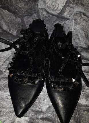 Туфлі valentino garavani модель rockstud noir6 фото