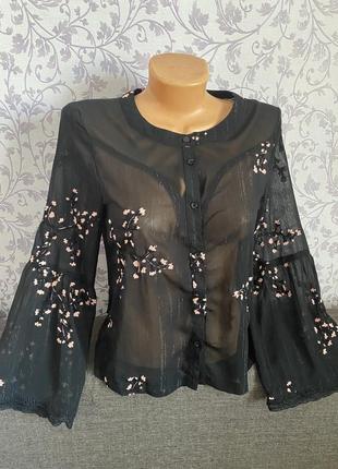 Шикарна блуза з вишивкою