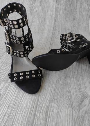 Босоножки на каблуке черные эко замша с пряжками сандалии4 фото