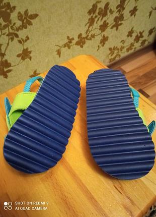 Дитяче взуття нове 4