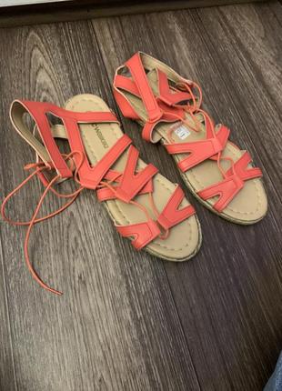Босоножки сандали