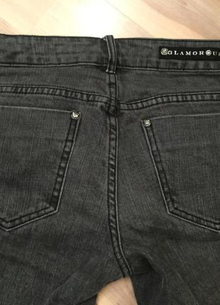 Крутые джинсы с декором цепочкой3 фото