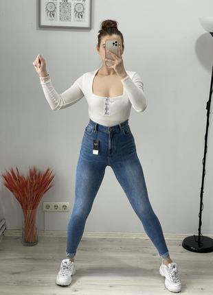 Джинсы с необработанным низом next