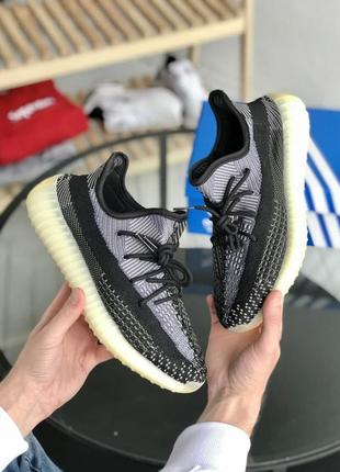 Кроссовки adidas yeezy boost 350 v2 black 37-38-39-40-41-42-43-44-45