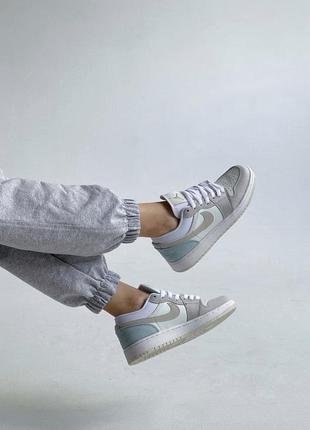 Жіночі кросівки nike air jordan 1 white/beige