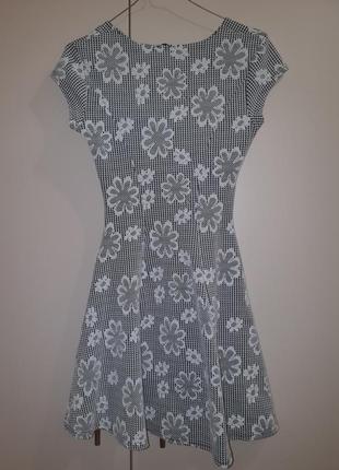 Платье сукня белого чёрного цвета в цветы вафельное6 фото