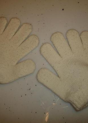 Белые перчатки на 5-7 лет3 фото