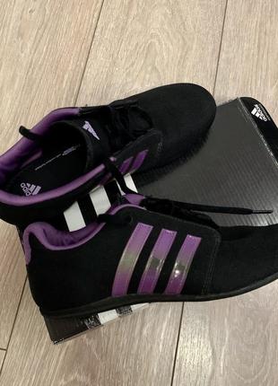 Кроссовки adidas текстильные