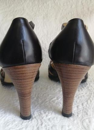 Шкіряні туфлі, босоніжки від люксового бренду gucci (оригінал)4 фото