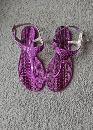 Перламутрові яскраві пляжні силіконові сандалі босоніжки2 фото